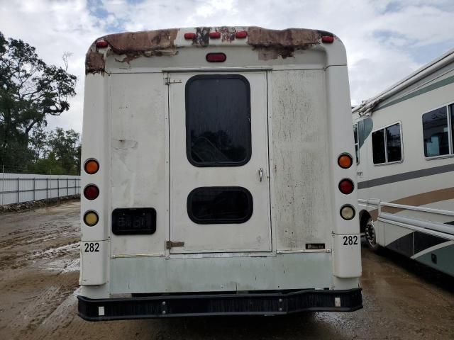 2008 Ford Econoline E450 Super Duty Cutaway Van