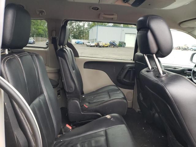 2014 Chrysler Town & Country Touring