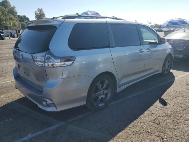 2015 Toyota Sienna Sport