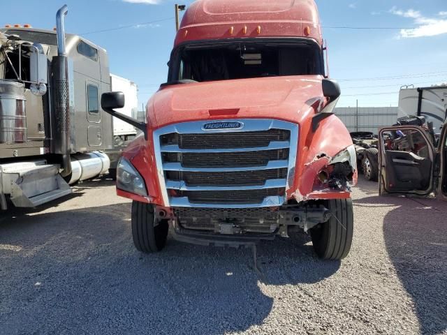 2021 Freightliner Cascadia 126