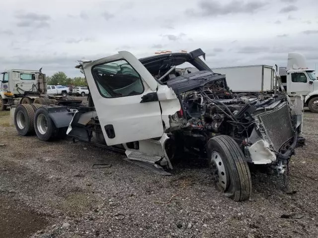 2022 Freightliner Cascadia 126