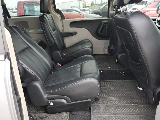 2014 Chrysler Town & Country Touring