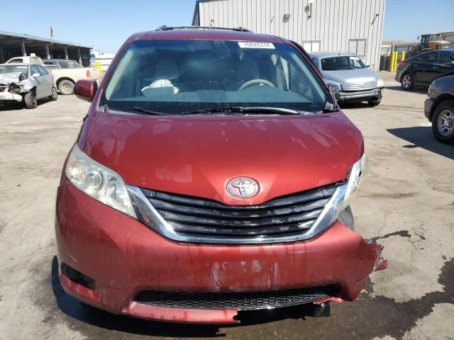 2013 Toyota Sienna LE