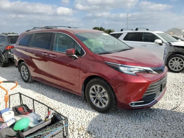 2023 Toyota Sienna XLE