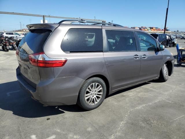 2015 Toyota Sienna XLE