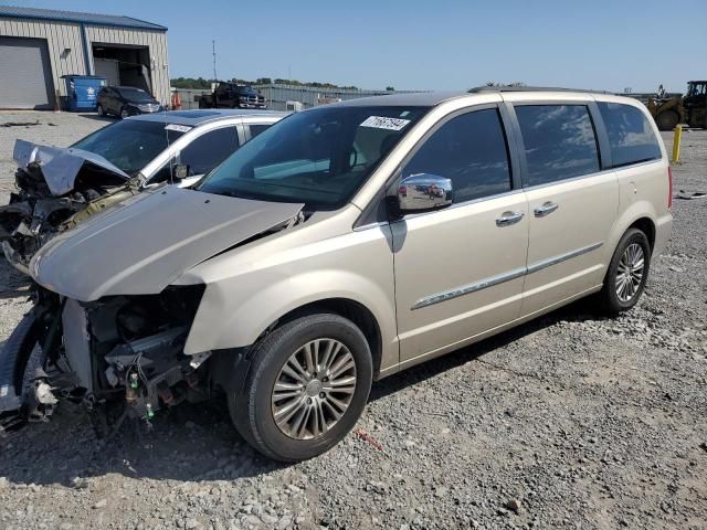 2013 Chrysler Town & Country Touring L