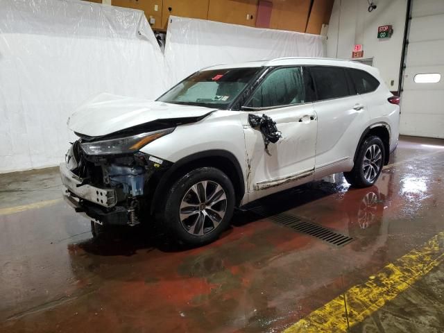 2022 Toyota Highlander XLE