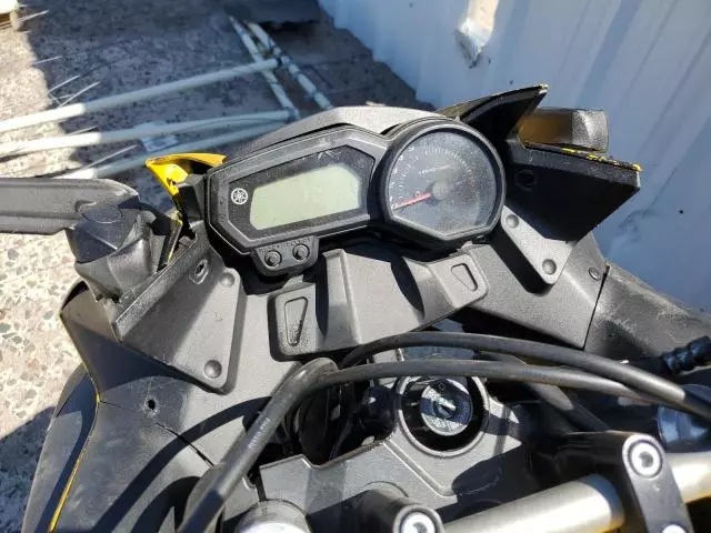 2009 Yamaha FZ6 R