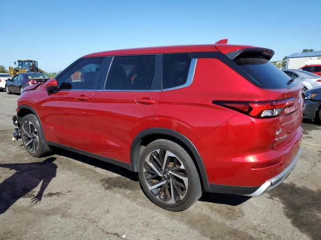 2022 Mitsubishi Outlander SE