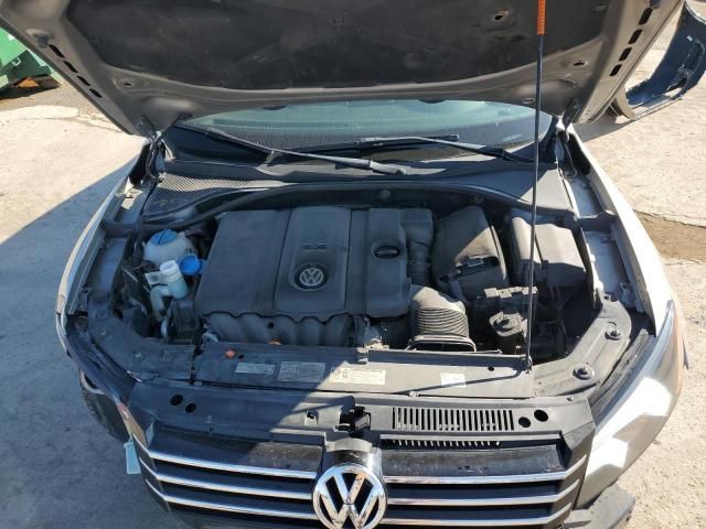 2012 Volkswagen Passat SE