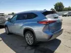 2021 Toyota Highlander Hybrid Platinum