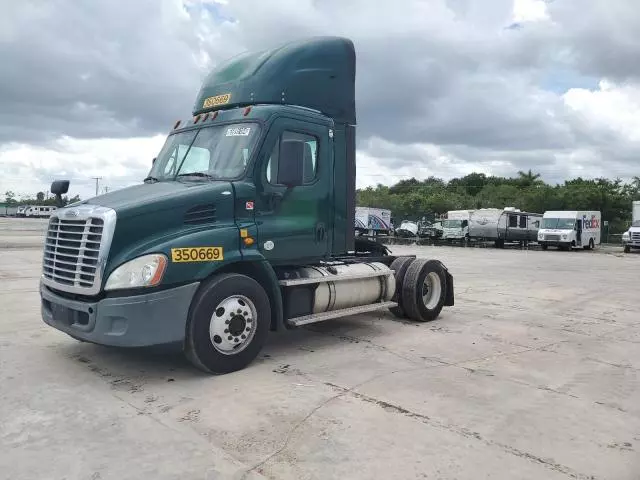 2016 Freightliner Cascadia 113