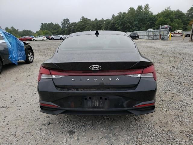 2022 Hyundai Elantra SE