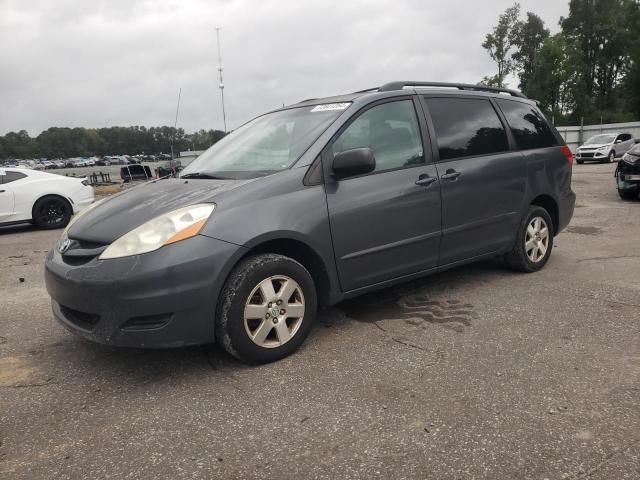 2009 Toyota Sienna CE