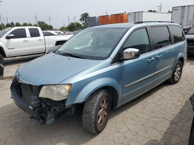 2010 Chrysler Town & Country Touring Plus