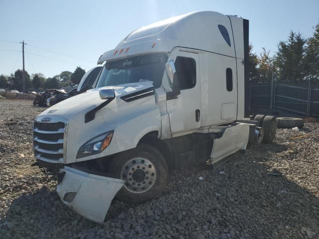 2025 Freightliner Cascadia 126