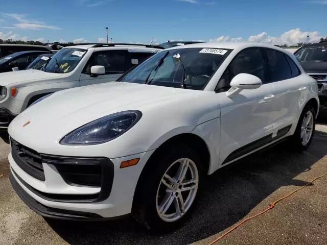 2023 Porsche Macan Base