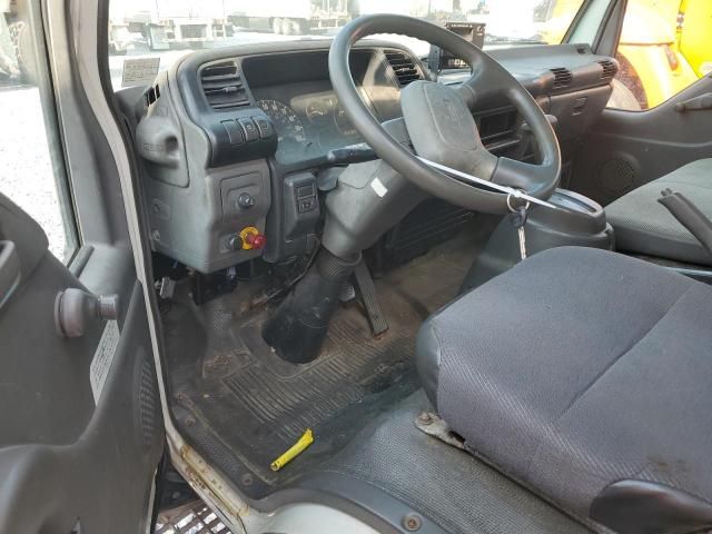 2004 Isuzu NPR