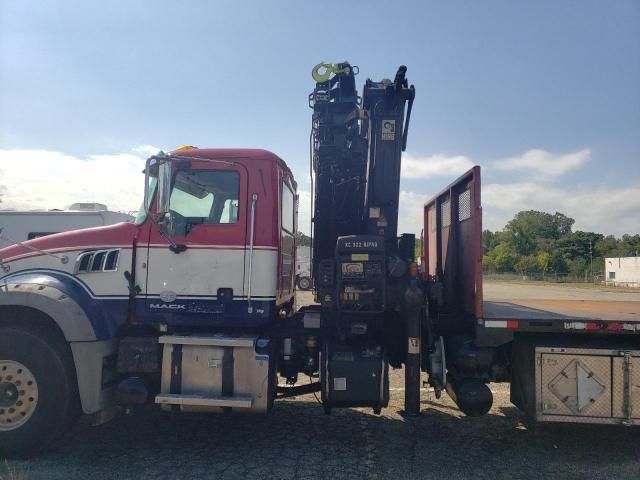 2013 Mack 700 GU700