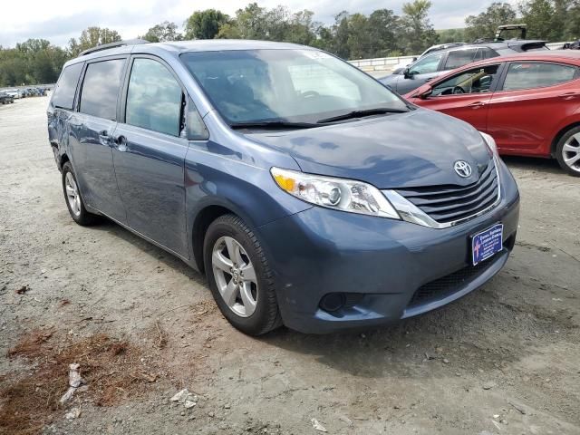 2017 Toyota Sienna LE