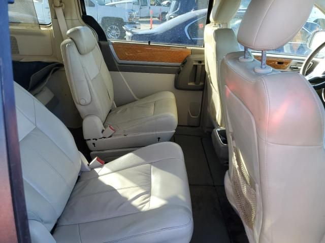 2009 Chrysler Town & Country Limited