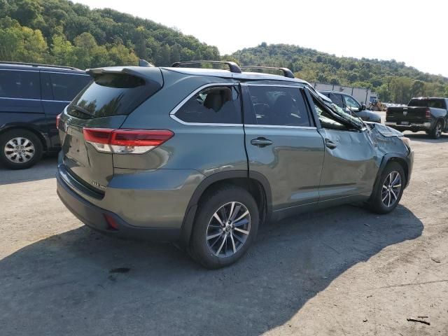 2017 Toyota Highlander SE