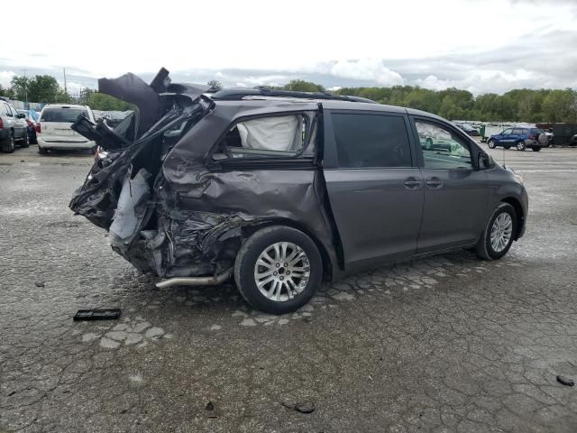 2013 Toyota Sienna XLE