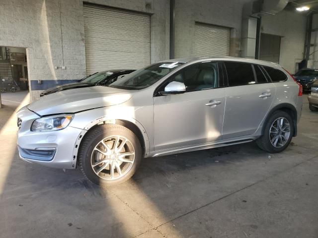 2015 Volvo V60 Cross Country Platinum