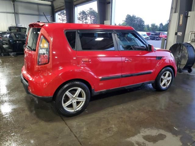 2010 KIA Soul +