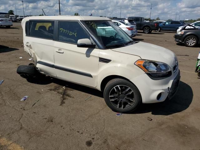 2013 KIA Soul +