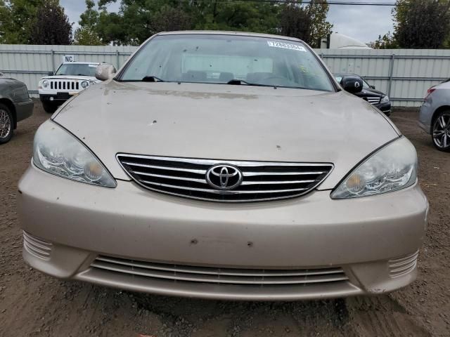 2005 Toyota Camry LE