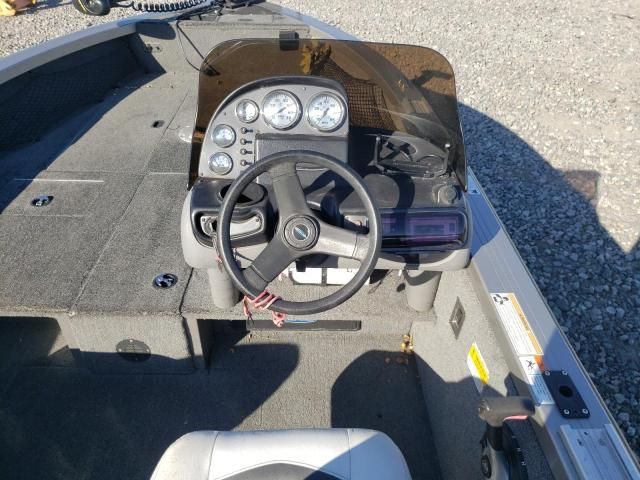 2011 Crestliner Boat TRL