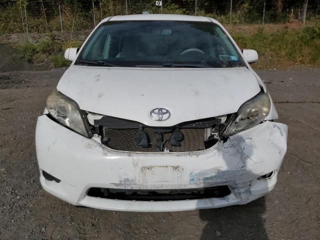 2011 Toyota Sienna LE