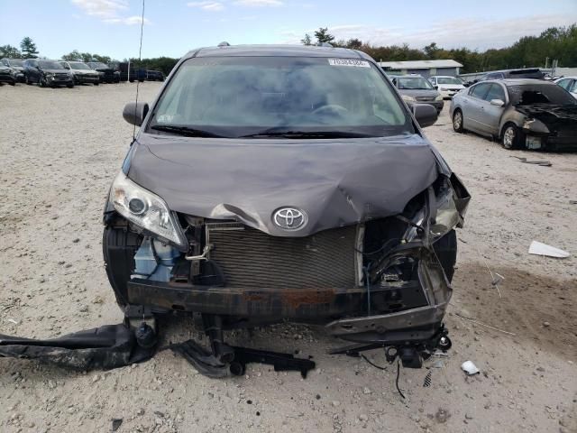 2014 Toyota Sienna XLE