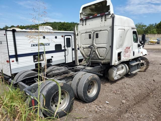 2016 Freightliner Cascadia 125