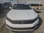 2017 Volkswagen Passat SEL Premium