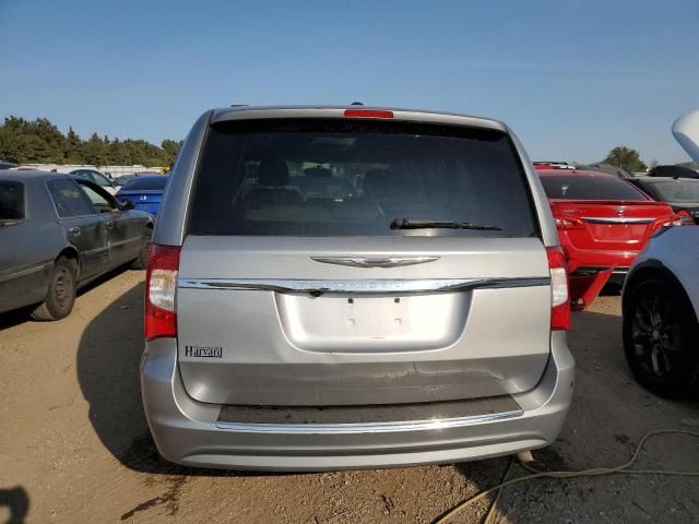 2013 Chrysler Town & Country Touring