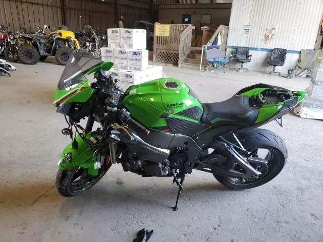 2022 Kawasaki ZX1002 M