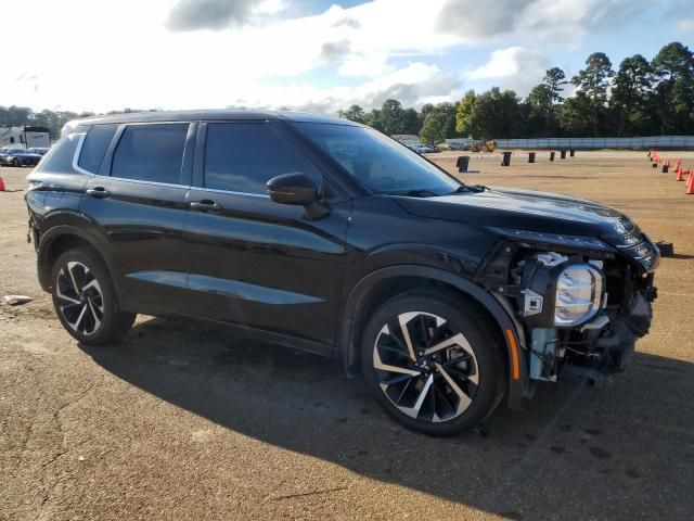 2022 Mitsubishi Outlander SE