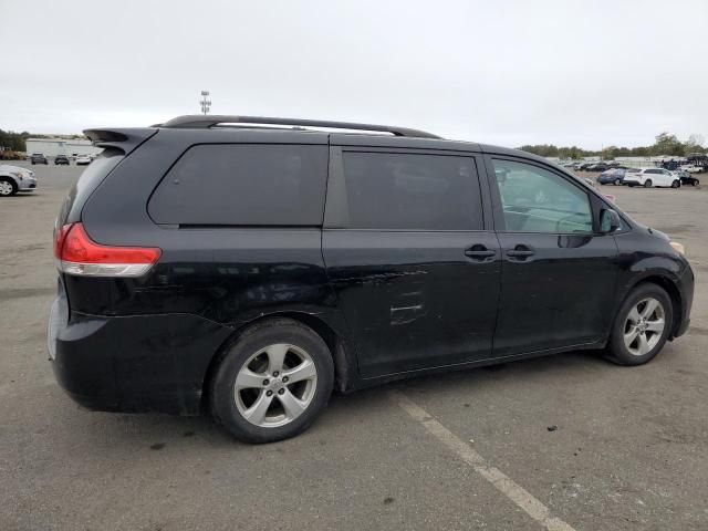 2014 Toyota Sienna LE