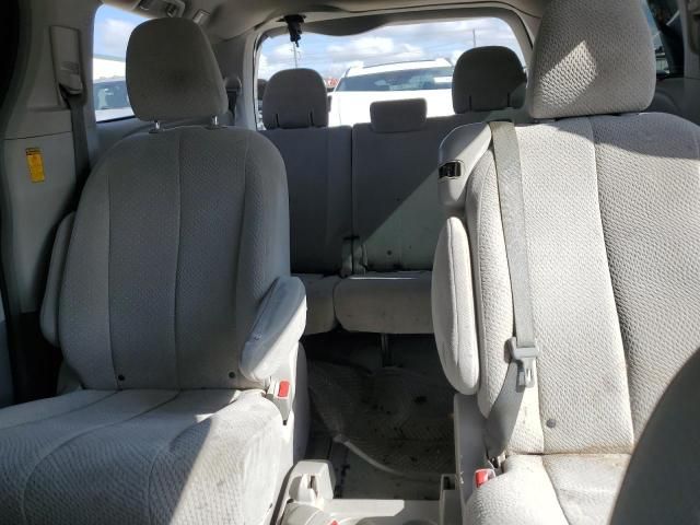 2014 Toyota Sienna LE