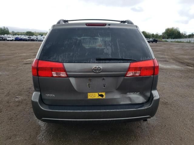 2004 Toyota Sienna CE