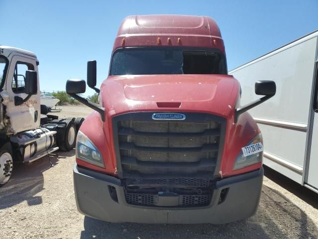 2018 Freightliner Cascadia 126