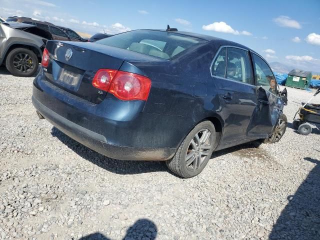 2005 Volkswagen New Jetta 2.5L Option Package 2