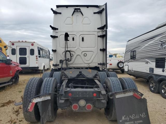 2018 Freightliner Cascadia 125