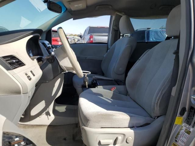 2013 Toyota Sienna LE