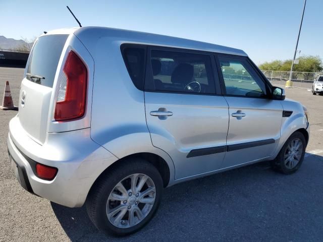 2013 KIA Soul +