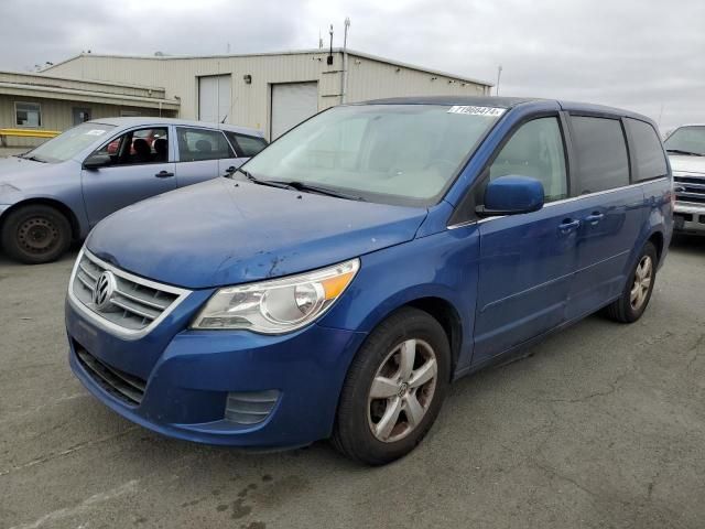 2010 Volkswagen Routan SE