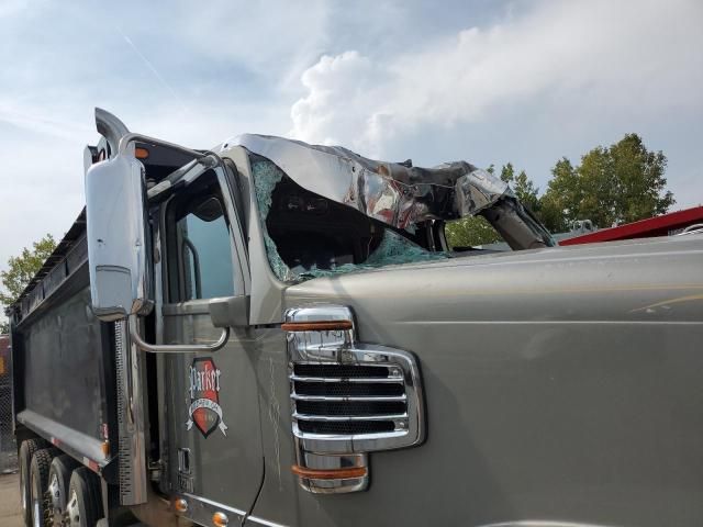 2017 Freightliner 122SD