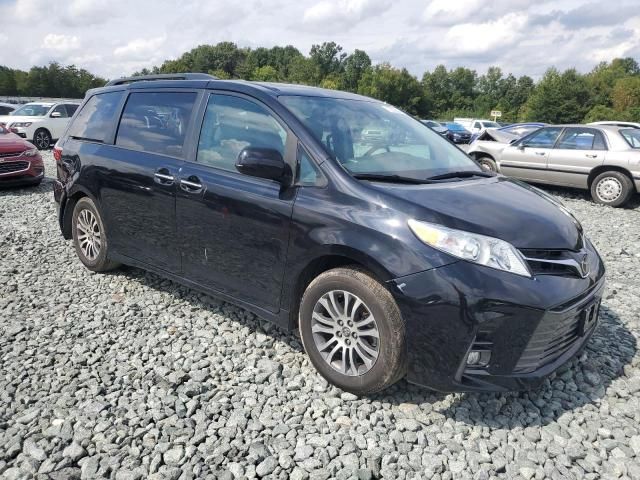 2018 Toyota Sienna XLE